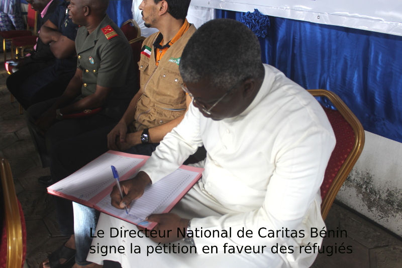 Célébration de la journée mondiale des réfugiés : Caritas Bénin s’associe aux autorités nationales pour signer une pétition en faveur des réfugiés.